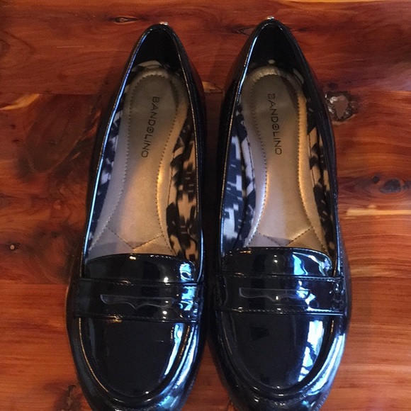 bandolino loafers